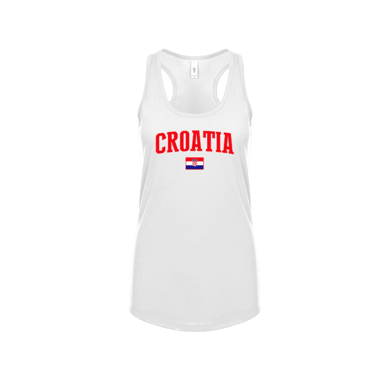 Op de afbeelding: Een wit tanktop met het woord "CROATIA" in rode letters en de Kroatische vlag eronder.