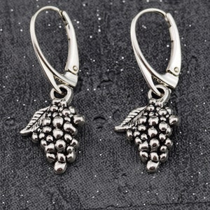 Boucles d&#39;oreilles raisin, boucles d&#39;oreilles pendantes, boucles d&#39;oreilles crochet en argent sterling, breloque grappe de raisin en métal, boucles d&#39;oreilles pendantes, boucles d&#39;oreilles pendantes, boucles d&#39;oreilles de fête