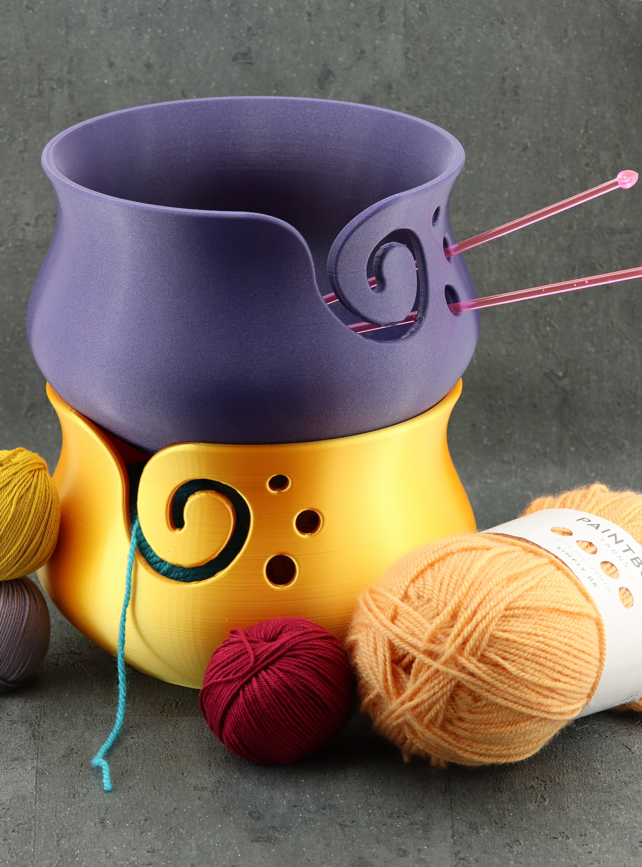 Cyrank Yarn Storage Bowl, Plastic Yarn Bowl with Lid Yarn Bowls for  Crocheting with Holes Knitting Bowl Large Crochet Yarn Holder for DIY  Knitting