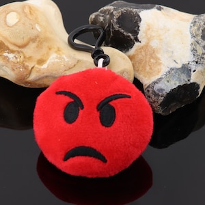 Smiley face rouge mal en peluche porte-clés, porte-clés maléfique, porte-clés maléfique rouge, charme de sac, porte-clés arrière, porte-clés, mal rouge
