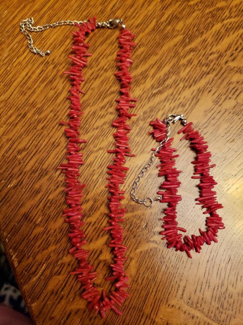 with extenders long skinny beads necklace 17-22 12 bracelet 8 14-11 14. Vintage red beaded necklace and bracelet set