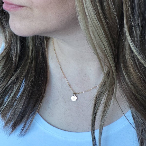 14k Gold filled Circle necklace, Disc necklace, Name necklace, personalized, custom, initial necklace, monogram jewelry, dainty minimalist