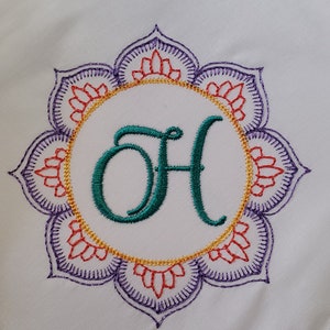 Embroidered Vintage Style Hanky Ladies/Women&#39;s Solid White 100% Cotton Handkerchief with Lace or Scallop Edge, Mandala