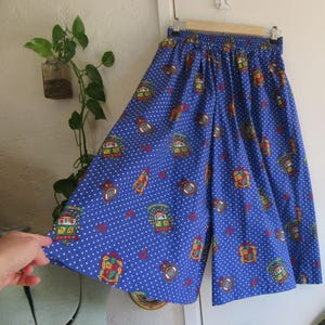1990s Novelty Print Blue Cotton Culottes, Vintage Napa Valley Cotton Culottes Shorts Pants, Blue Polka Dot Shield Print Culottes, Size XS/S
