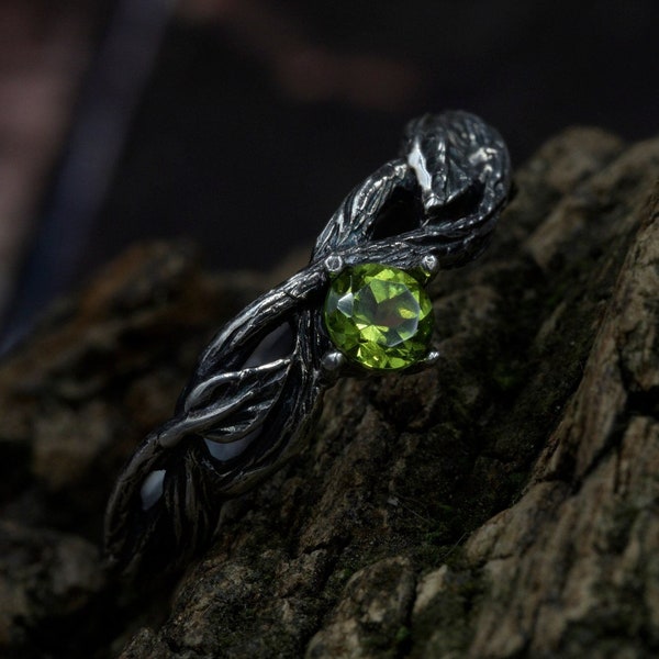 Intertwined Branch and Leaves Ring, Silver Engagement Ring with Peridot, Tree Vine Ring, Nature Inspired Jewelry, Elvish Branch Band