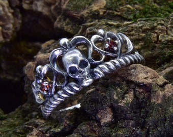 Life and Death Halloween Wedding Ring with Spooky Ruby Skull in Silver, Unique Mens Dark Fantasy Engagement Ring