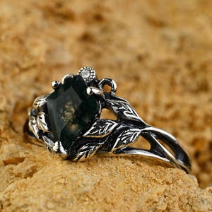 Nature-inspired Moss Agate Ring With Leafy Silver Band