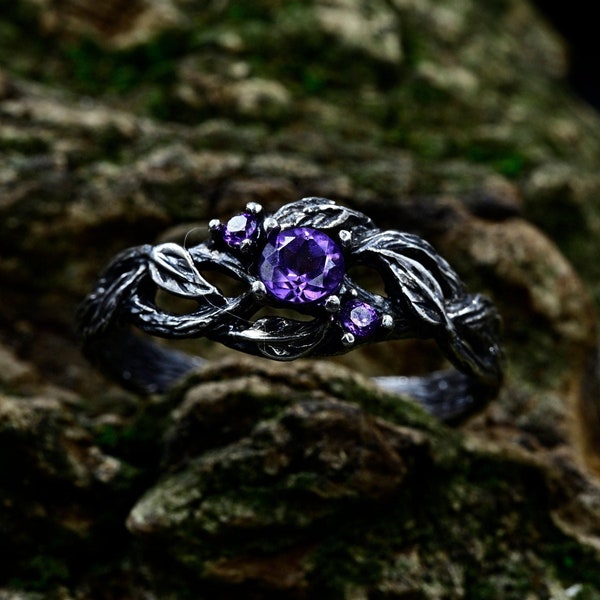 Purple Mens Wedding Ring with Amethyst Branch, Elven Wedding Band with Witchy Vines, Male Promise Ring Fairycore, Fantasy Jewelry for Him