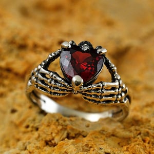 Claddagh skeleton ring cheap