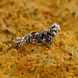 Forest Ring for Women with Leafy Tree Branch Band, Unique Nature Wedding Ring with Fantasy Style, Dainty Fairy Jewelry