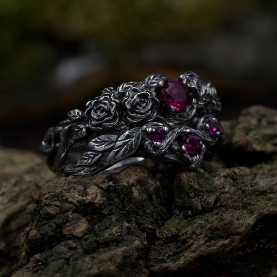 Ethereal Forest Small Toss Leaves in Silver Ethereal Forest Small Toss Leaves in Silver