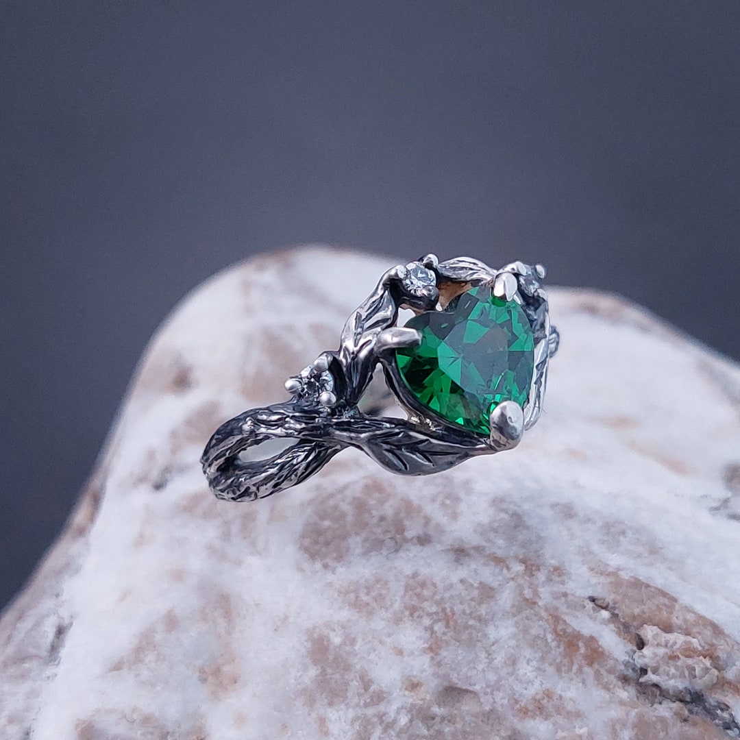 Unique Natural Emerald Heart Ring On The Branches Heart With Leaves On The Weave Of Branches A Unique Gift For Her Etsy France