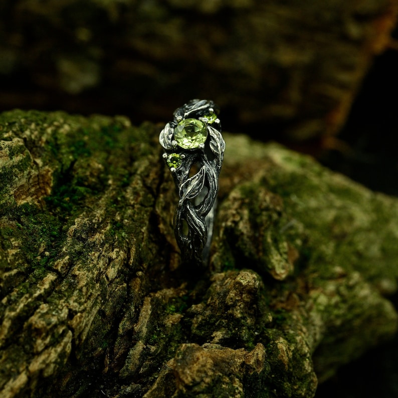 Ethereal Fairy Witchy Wedding Band, Braided Olive Branch Band Silver Engagement Ring, Dark Aesthetic Forest Ring with Nature Themed Bild 8