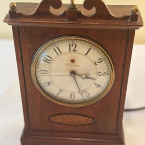 Vintage Classic Telechron Mantel Clock