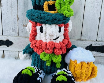 Chunky Yarn Finger Knitting Leprechaun Plushie with Beer Mug (Digital file with instructions and video)