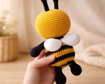 Crochet amigurumi, crochet bee instructions, crochet bee, easy bee crochet, crochet bee for beginners, crochet animals amigurumi, crochet bee