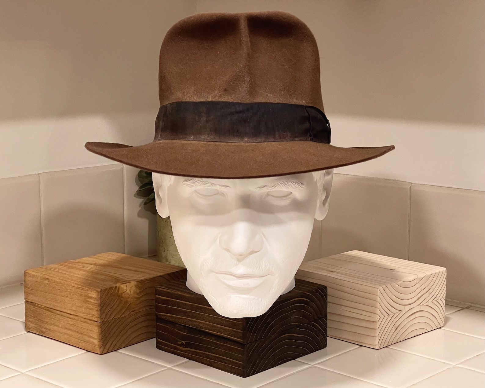 INDIANA JONES F&G CUSTOMS Fedora Hatstand 3dresin W/wood Base Fedora