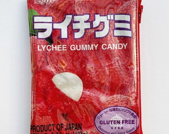 102g Lychee Gummy Confectionery Bag from Japan. Our zippered bags are fully lined and covered in a durable and hard wearing PVC.