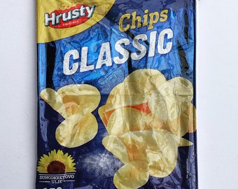 150g Classic Potato Chip Bag from Croatia. Our zippered bags are fabric lined and covered in a durable PVC.