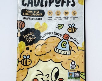 113g Honey BBQ Caulipuffs Bag from the USA. Our zippered bags are fabric lined and covered in a durable PVC.