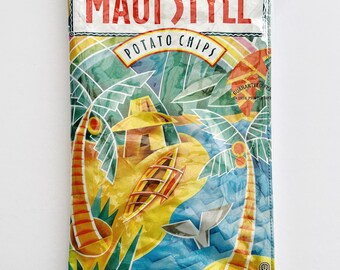 170g Maui Original Potato Chip Bag from the USA. Our zippered bags are fabric lined and covered in a durable PVC.