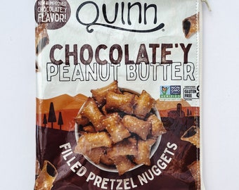 184g Chocolately Peanut Butter Pretzel Bag from the USA. Our zippered bags are fabric lined and covered in a durable PVC.