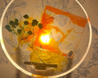 Luz nocturna con acento de aura naranja