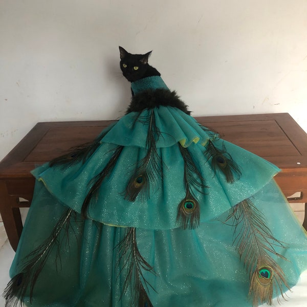 Pfau Lange Schleppe Glitzer Kleid. Spezialanfertigung für Hund Katze. Luxus Kostüm.