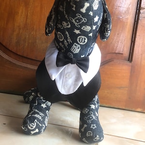 Tuxedo Hochzeit Lätzchen für Katze Hund. Spezialanfertigung für den besten Gentleman. Verstellbare Schnalle.