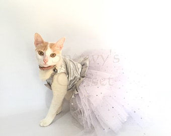 Pet Dog Cat pop star gold metallic dress. Tutu tulle fluffy silver star meshed dress. Halloween costume party, birthday party.
