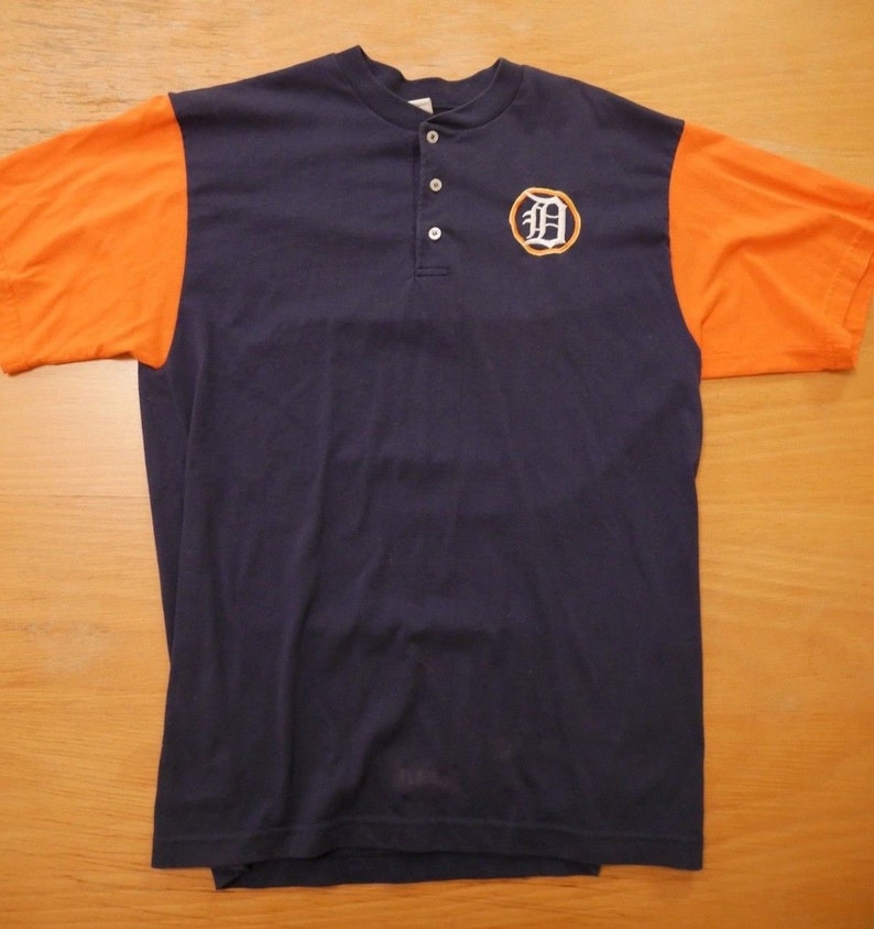 detroit tigers button up jersey