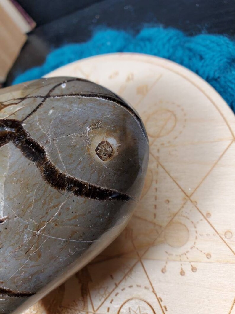 Large Septarian Heart Dragon Stone Carving Enlightenment Communication Crystal Carved Calcite Aragonite Barite Chalcedony Limestone