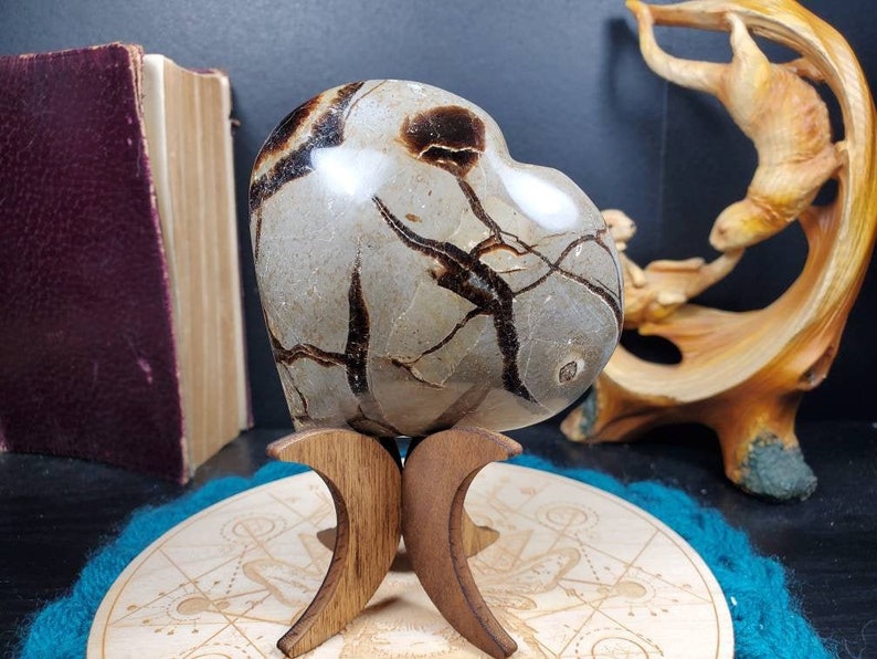 Large Septarian Heart Dragon Stone Carving Enlightenment Communication Crystal Carved Calcite Aragonite Barite Chalcedony Limestone
