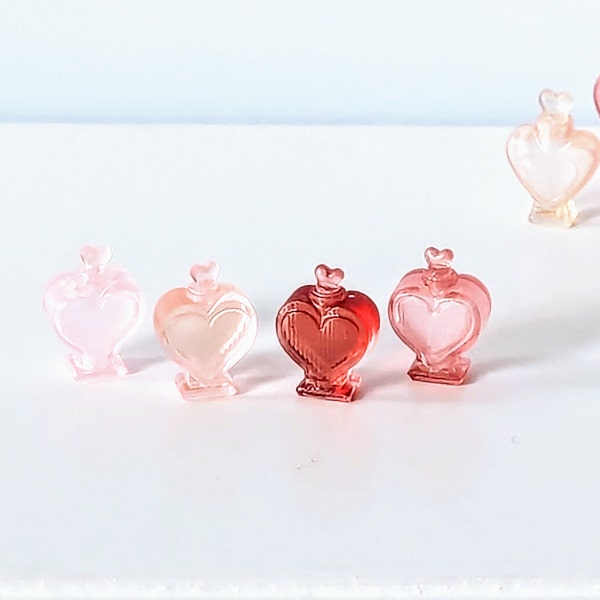 Miniature heart perfume bottle in 1:12 scale, miniature heart perfume bottle, dollhouse miniature, miniature perfume bottle, heart perfume