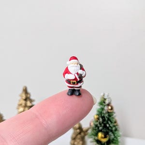 Miniatyrtomten i skala 1:12, dockhustomte, minitomte, liten tomte, skala 12, dockhusminiatyr, dockhusminiatyrtomte