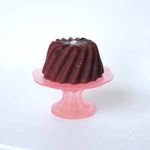 1:12 Miniature bundt cake and cake stand, OOAK, miniature chocolate cake, miniature cake, dollhouse cake, dollhouse miniature, 12th scale