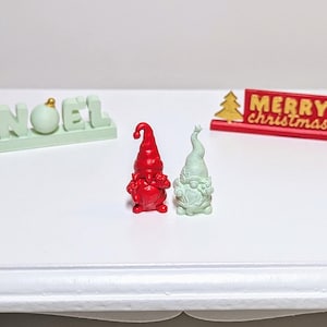 Miniature set of 2 Christmas gnomes, 1:12 scale, dollhouse gnome, miniature gnome, tiny gnome, dollhouse miniature christmas gnomes