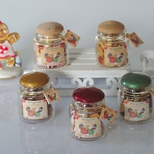 Miniature glass jar of Christmas cookies, miniature Christmas biscuits, miniature gingerbread cookies, dollhouse miniature, 1:12 scale, OOAK