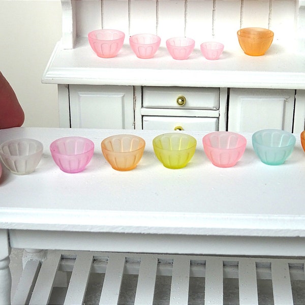 Dollhouse miniature nesting bowl in 1:12 scale, mini bowl, miniatures bowl for dollhouse, miniature bowls, mini bowls 12th scale..