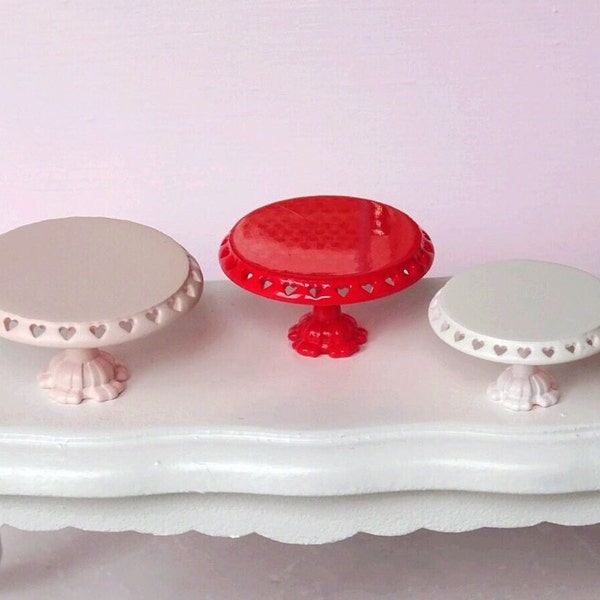 1:12 scale Miniature heart cake stand, miniature cake stand , dollhouse miniature, dollhouse cake stand, mini cake stand, 12th scale