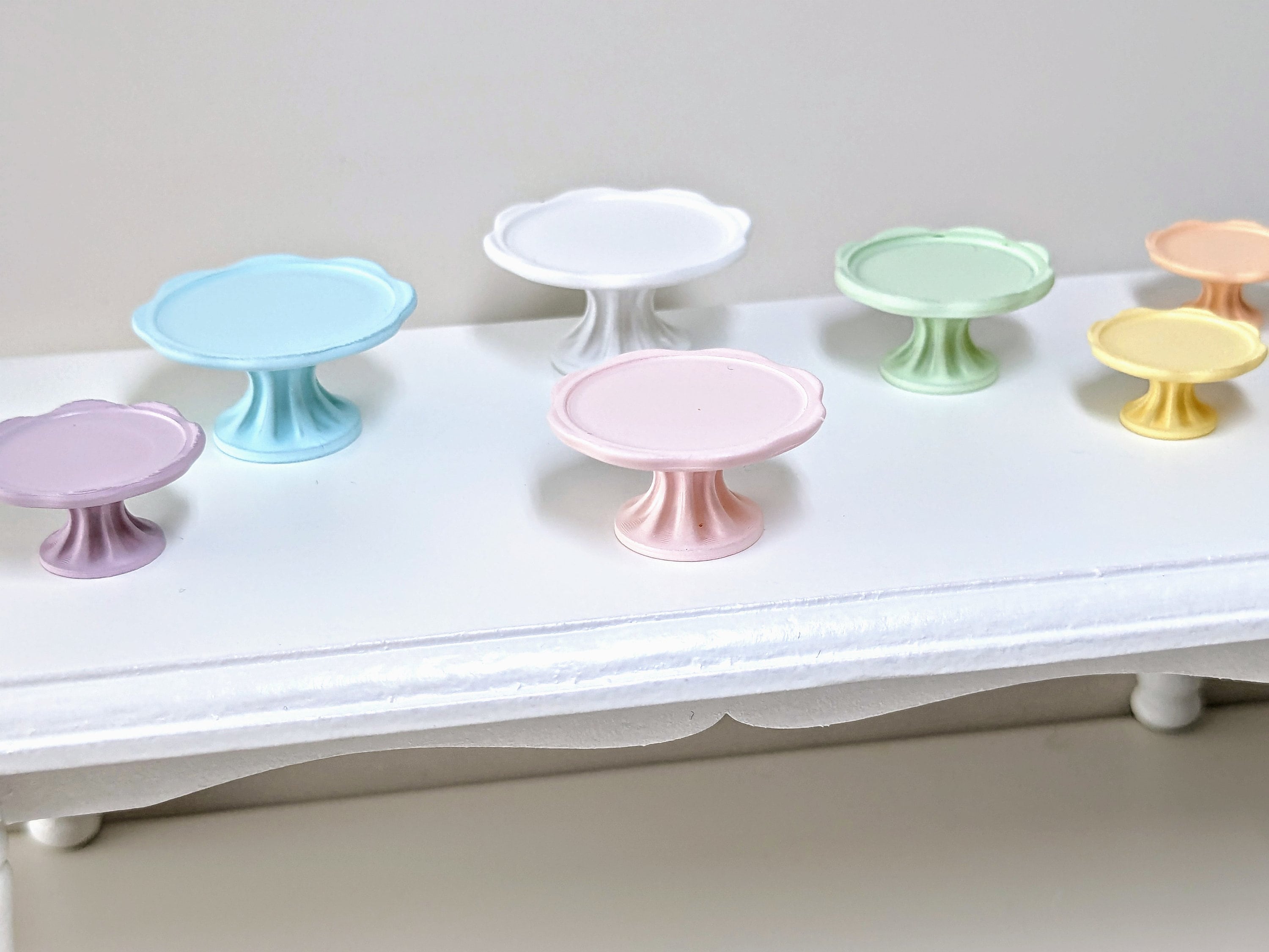 Miniature Cake Stand in 1:12 Scale, Miniature Cake Stand, Dollhouse ...