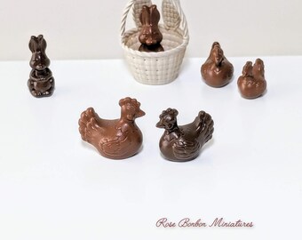 Pollo de chocolate de Pascua en miniatura, pollo en miniatura, escala 1:12, pollo en miniatura, mini pollo, gallina en miniatura, miniatura de casa de muñecas
