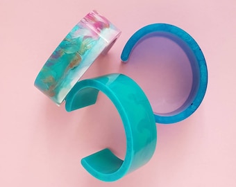 Open cuff resin bracelet / bangle