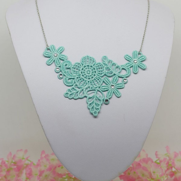 Collier de menthe, collier de dentelle, collier vert, bijoux de dentelle, collier de mariage, cadeau pour elle, cadeau de femmes, cadeau pour la maman, cadeau pour la femme, cadeau