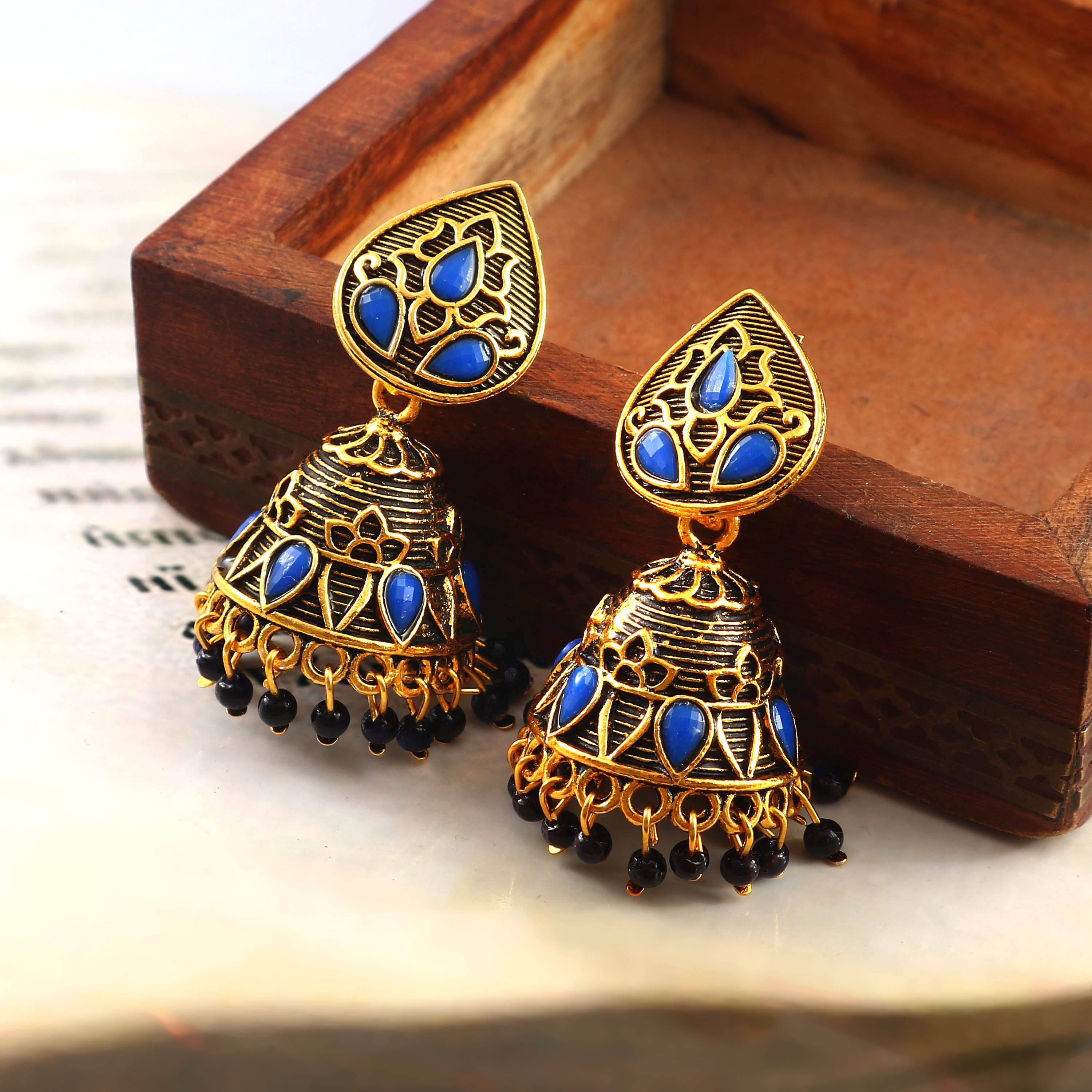 Gold-plated Birds Nest Spellbound Earrings with Cultured Freshwater Pearls Gold-plated Birds Nest Spellbound Earrings with Cultured Freshwater Pearls