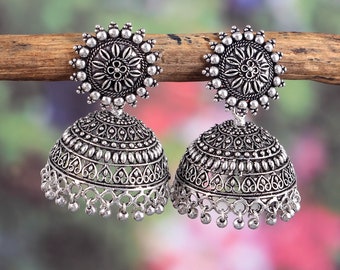 Boucles d'oreilles Jhumka Jhumki faites main en métal argenté oxydé bijoux femmes