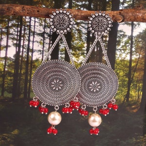 Oxidierte Silber überzogene rote Korne große Jhumka Jhumki Parteiabnutzungs-Ohrringschmuck für Frauen Rot