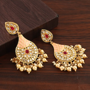 Vergoldete Kundan Perlenohrringe: Handgemachter Bollywood ethnischer Schmuck