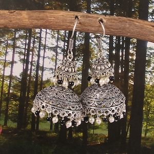 Oxidiertes Silber überzogene doppelte große Jhumka Jhumki Ohrringe Schmuck für Frauen