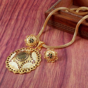 Gold Plated Indian Jewelry Set: Pendant Necklace & Earrings